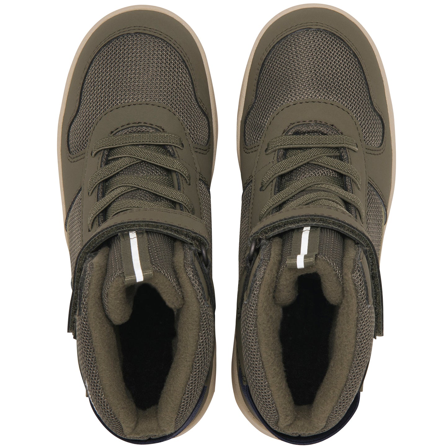 Nahaufnahme der atmungsaktiven GORE-TEX-Membran und der wetterfesten Oberflächenbeschichtung des VIKING JACK MID WARM GTX in oliv und navy