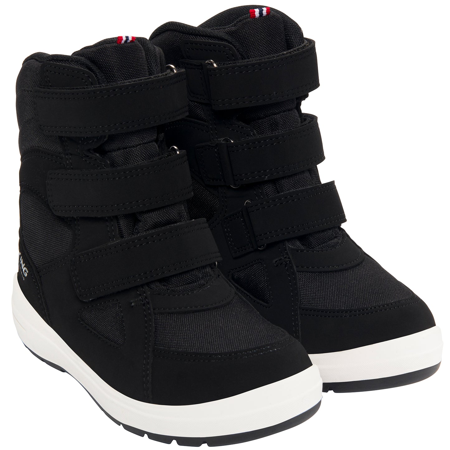 Nahaufnahme der robusten Sohle des schwarzen VIKING TEX Stiefels für winterliche Bedingungen