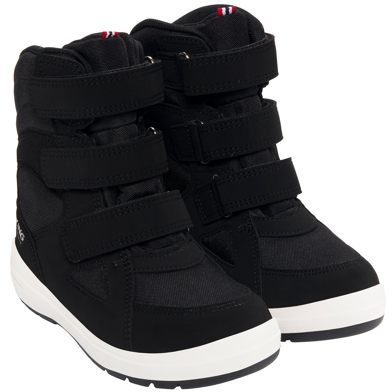 Nahaufnahme der robusten Sohle des schwarzen VIKING TEX Stiefels für winterliche Bedingungen