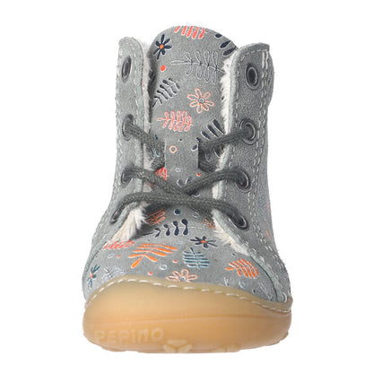 Innenansicht des Komfort-Futters des RICOSTA GEORGINA Knöchelschuhs in Salbei mit rostfarbenen Akzenten und herbstlichen Laubmustern