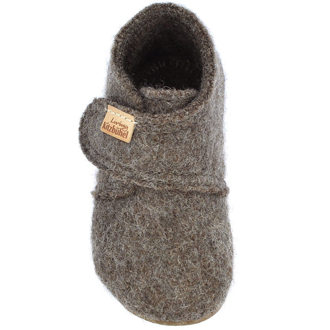 Side view of LIVING KITZBÜHEL Hausschuh 4609/0260 - haselnuss slipper, highlighting the comfortable fit and stylish design