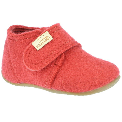 LIVING KITZBÜHEL Hausschuh 4609/0386 - himbeer is a cozy, warm, and stylish slipper in a rich raspberry color, perfect for lounging at home