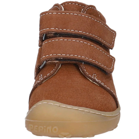 Vorderansicht des Ricosta Schuhe CHRISY in schokobraun mit zwei Klettverschlüssen, hellbraune Sohle.