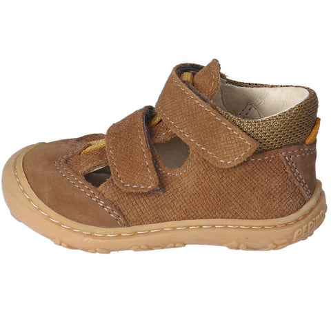 Braune Halbsandale mit weichem Innenfutter und flexiblem Material