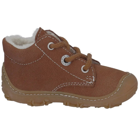 Seitenansicht des Ricosta Schuhe Modell COLIN in Braun; Veloursleder, weiße Nähte, flauschiges Innenfutter, braune Sohle