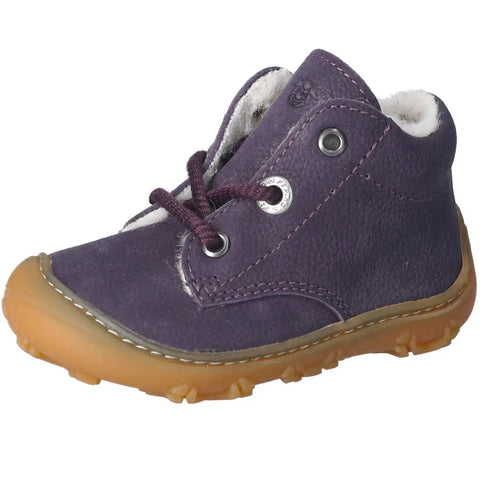 Seitenansicht des Ricosta Knöchelschuh COLIN in lila, Schnürschuh mit brauner Gummisohle.