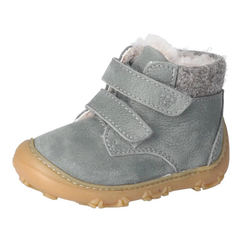 RICOSTA Barfuß Knöchelschuh NICO Salbei; Seitenansicht, graues Obermaterial, 2 Klettverschlüsse, flauschiges Innenfutter.