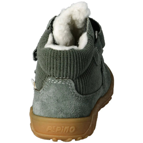 Schuhe: RICOSTA DAVIS Knöchelschuh in Salbei, Rückansicht; grünes Obermaterial, weißes Fellfutter, braune Sohle.