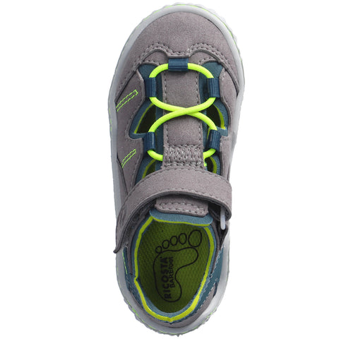 Atmungsaktives Material und offenes Design für angenehmes Fußklima