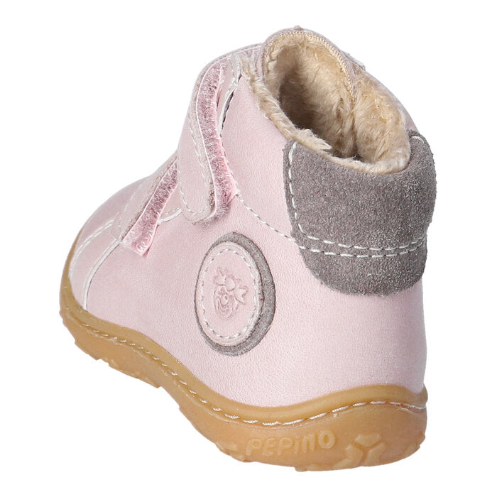 Nahaufnahme der strapazierfähigen Sohle und der hochwertigen Verarbeitung des Ricosta GEDO Knöchelschuhs