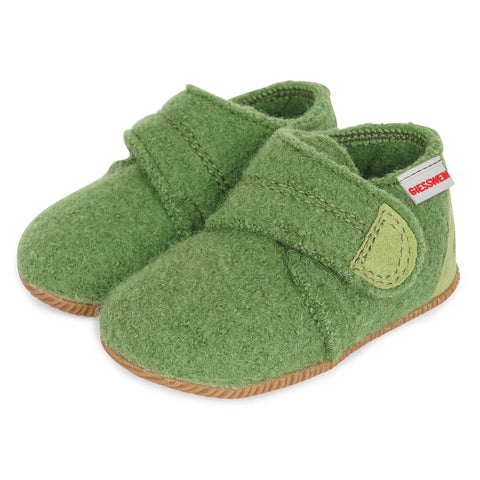 Comfortable and stylish GIESSWEIN Hausschuhe OBERSTAUFEN in green grass color