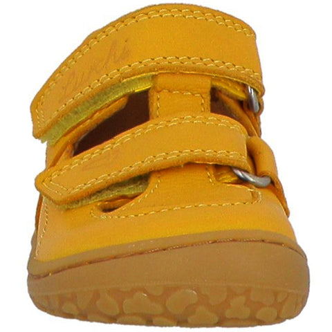 Kids wearing LURCHI Barfuß Halbsandale NANDO - gelb while running and jumping