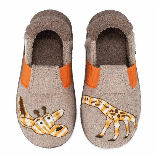 Beige und orangefarbener Hausschuh mit Giraffenmuster, aus Bio-Wolle, mit Klettverschluss, rutschfester Sohle und kuschelig warmer Innensohle