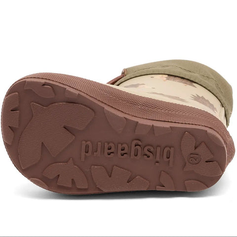 Unteransicht der BISGAARD Barfuß Thermo Gummistiefel; Pistazie/Braun, braune Gummisohle mit Muster, Markenlogo sichtbar