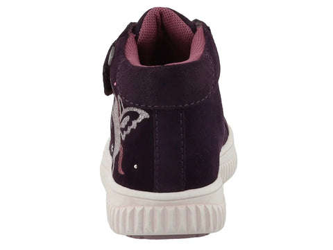 Rückansicht der Schuhe: LURCHI TEX Knöchelschuh YINA in Pflaume mit pinkem Innenfutter, weiße Sohle; Unicorn-Motiv an der Seite.