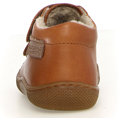 Close-up of the cognac colored NATURINO Barfußschuh Halbschuh AMUR WOOL