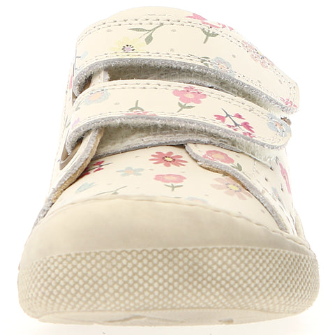 Naturino Barfußschuh mit Blumenmuster und cremefarbener Optik