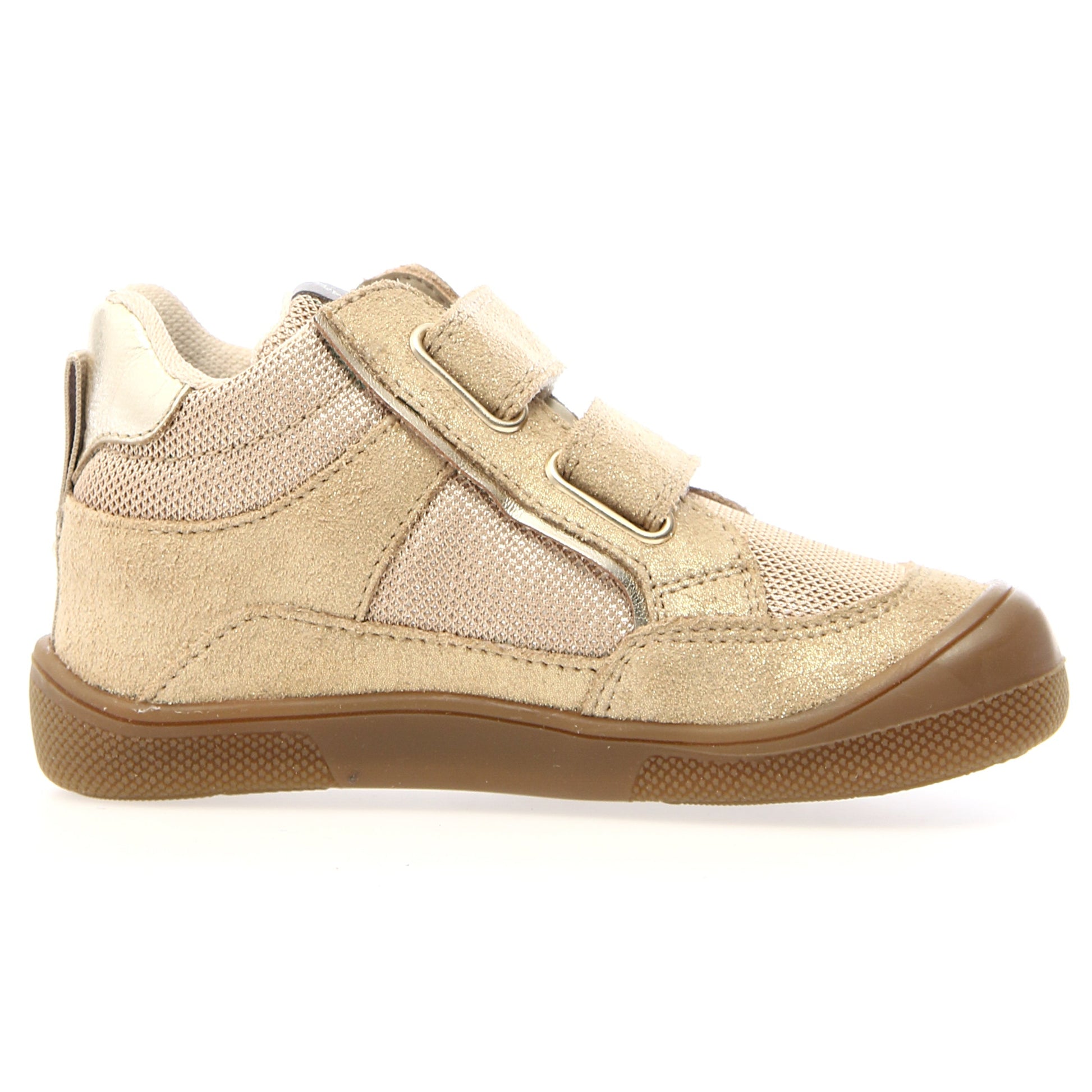 Vorderansicht des NATURINO Barfuß Knöchelschuh KESY, der sandfarben, glänzend gold und mit Glitzer versehen ist