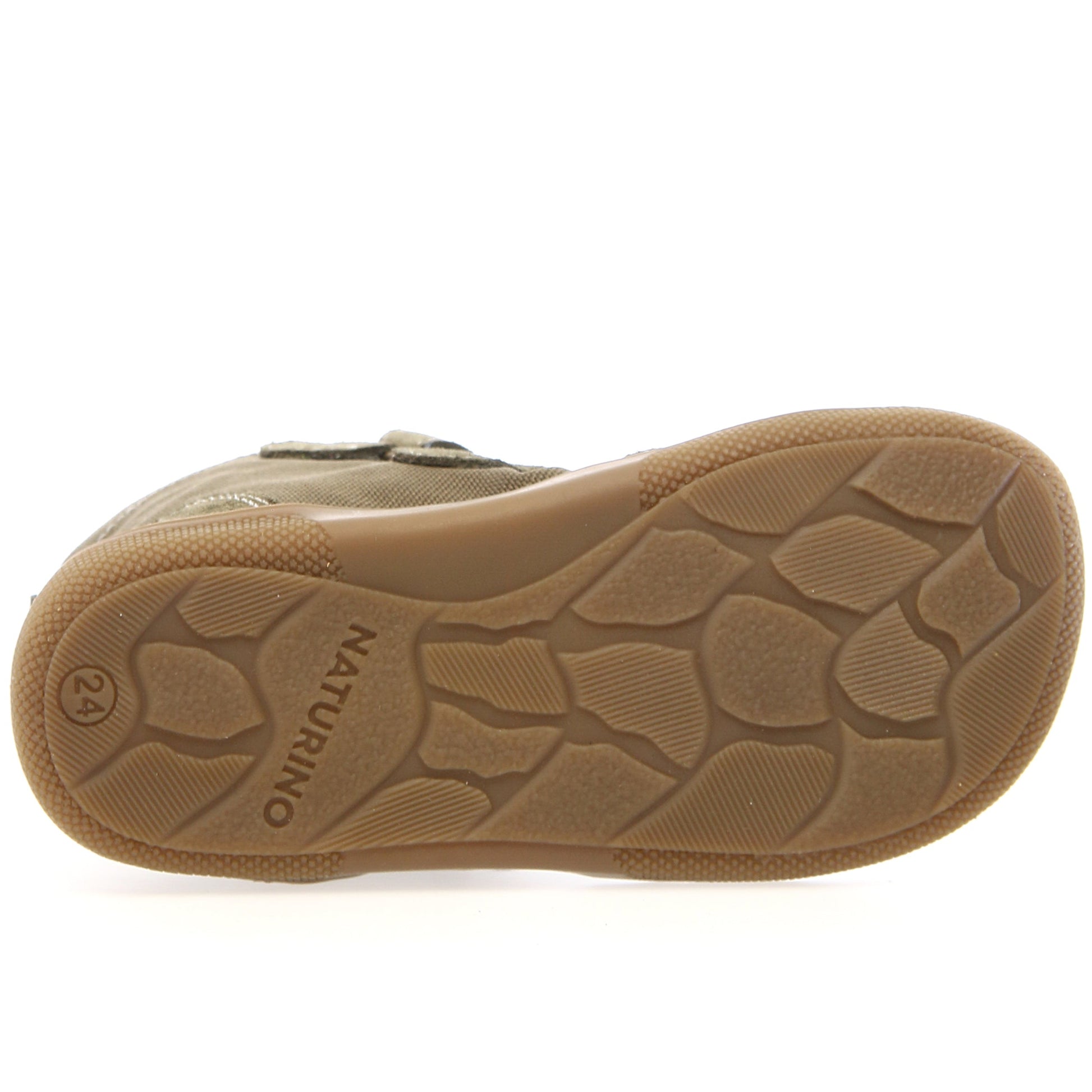 Vorderansicht der NATURINO Barfuß Stiefel KODDAS in oliv und schwarz, betont das schlanke Design und die hochwertige Verarbeitung