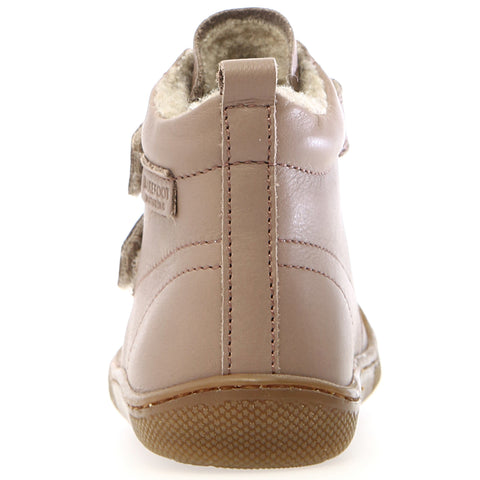 Vorderansicht der NATURINO Barfuß Stiefel WIGGHI in taupe, perfekt für gesunden Füßesupport