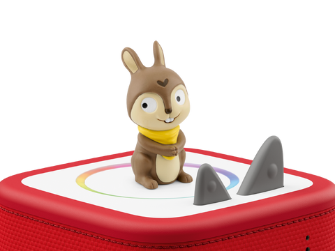 Tonies Figur: brauner Hase mit gelbem Schal auf roter Toniebox