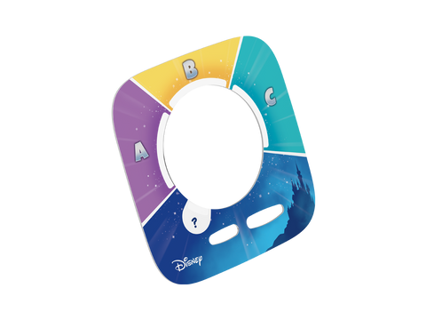 Kinder, die auf einer Spielmatte sitzen und das Spiel mit der Toniebox 2 für Familien und Freunde genießen