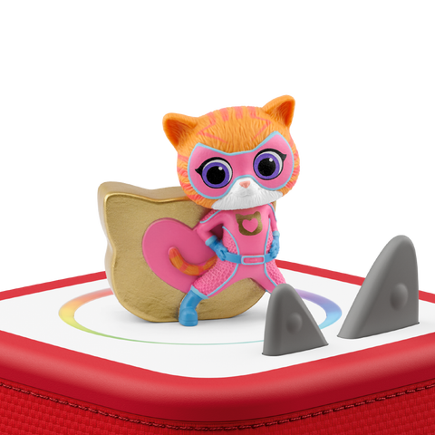Vorderansicht einer Tonies Figur Disney Super Kitties: orange Katze in pinkem Superhelden-Anzug, blaue Maske, auf goldener Muschel.