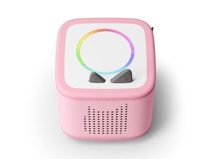 Szenenbild mit Kindern, die die kinderfreundliche Toniebox 2 im Kinderzimmer verwenden