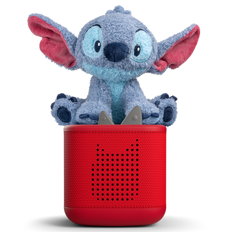 Vorderansicht: TONIES Figur – Cuddle Tonies Stitch auf roter Toniebox; blauer Plüsch, pinke Ohren.