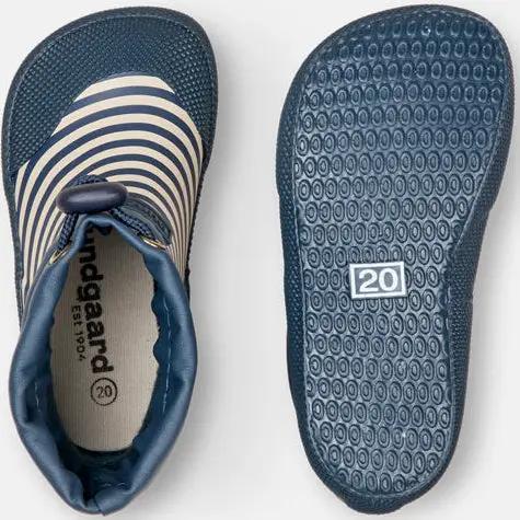 Schuhe: BUNDGAARD Barfuß-Gummistiefel COVER navy/Streifen; linke Oberseite mit Streifen, rechte Sohle mit Muster Gr. 20.