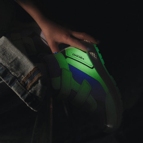 Durable VIKING TEX Knöchelschuh EQUIP GLOW WP 2V - flieder suitable for various weather conditions