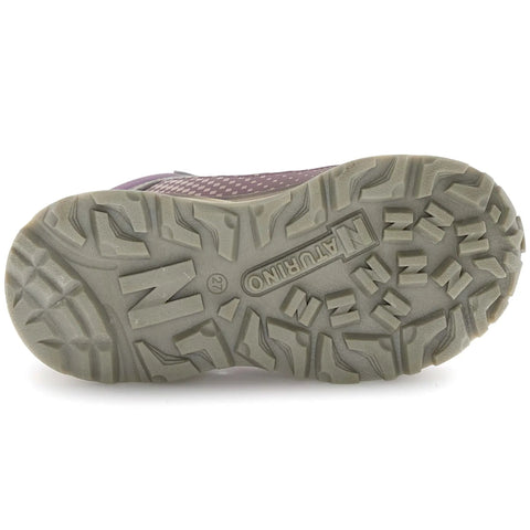 Ansicht von unten: NATURINO NATURTEX Knöchelschuh DRYFORCE; grobe graue Sohle mit Profil und NATURINO-Logo