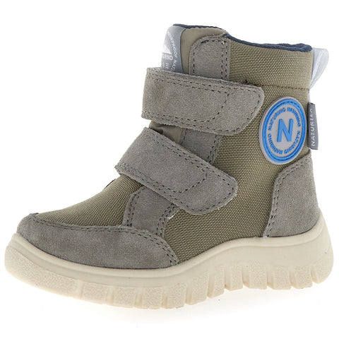 Detailaufnahme des grauen NATURINO NATURTEX Stiefels GEMINAE mit olivfarbenen Elementen, geeignet für Kinder