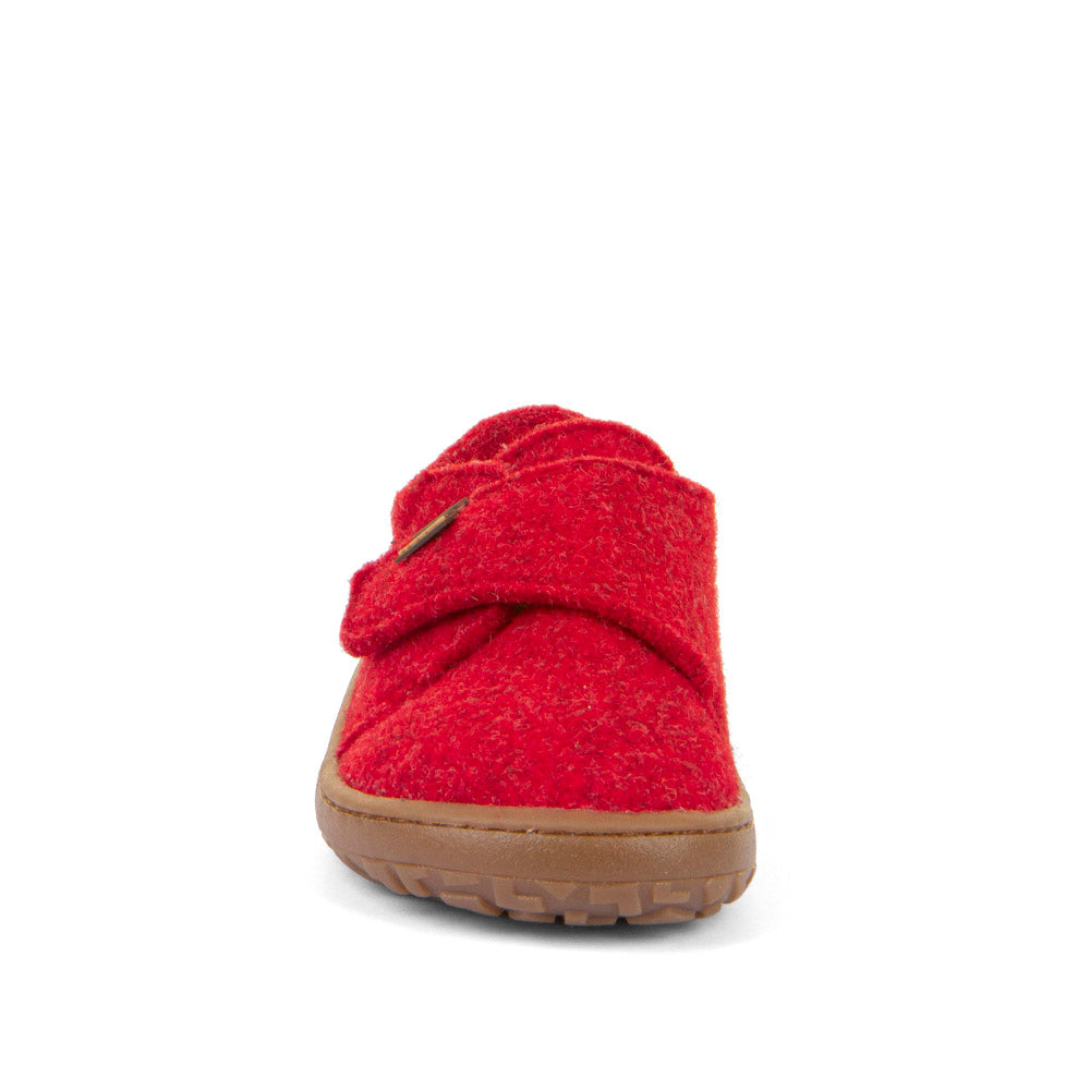 Nahaufnahme des roten FRODDO Barfußhausschuhs G1700420-7, detailreiche Naht und strapazierfähiges Material