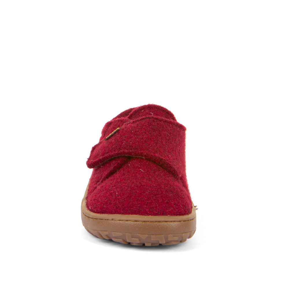 Vorderansicht des bordeauxfarbenen FRODDO Hausschuhs mit atmungsaktivem Material