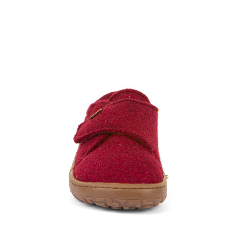 Vorderansicht des bordeauxfarbenen FRODDO Hausschuhs mit atmungsaktivem Material