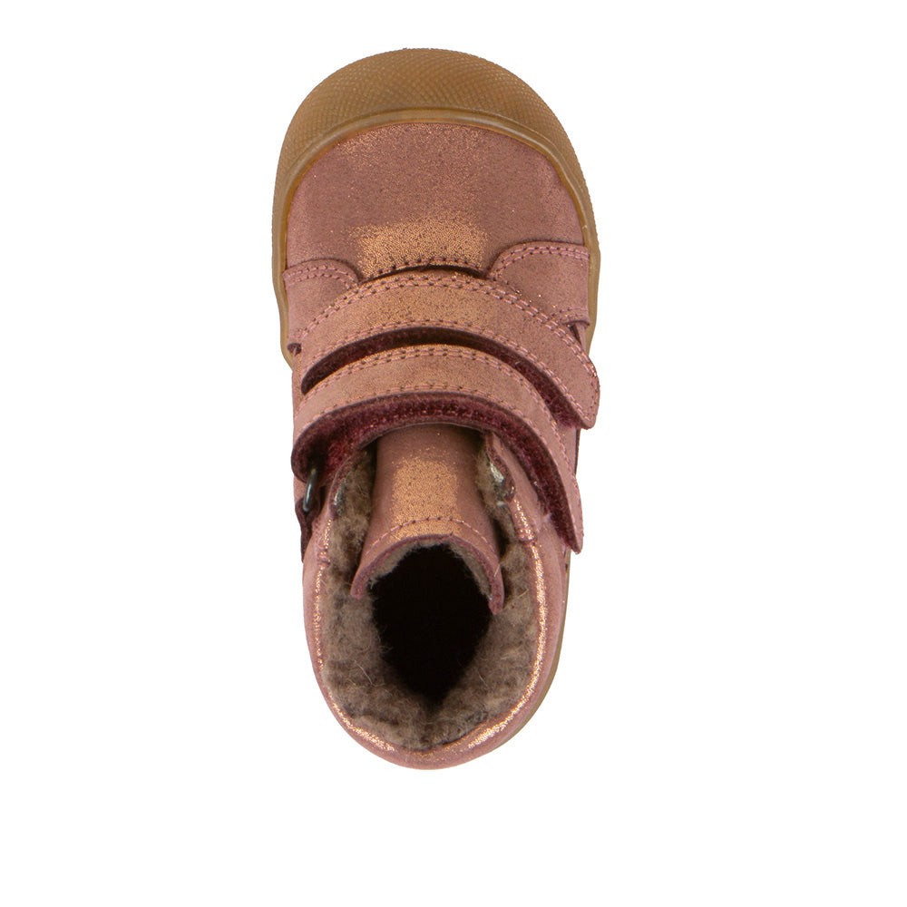 Nahaufnahme der hochwertigen Verarbeitung und des eleganten Designs des FRODDO TEX Knöchelschuhs in rosegold