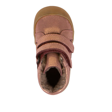 Nahaufnahme der hochwertigen Verarbeitung und des eleganten Designs des FRODDO TEX Knöchelschuhs in rosegold