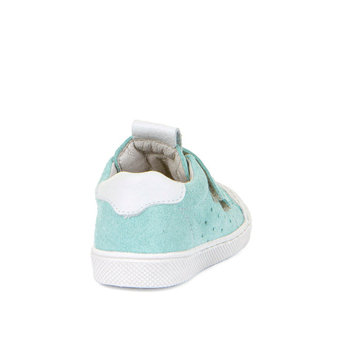 Close-up image of FRODDO Halbschuh G2130316-4 in mint and white color, featuring durable leather construction and comfortable design for kids