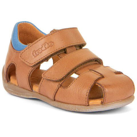  Close-up image of FRODDO Halbsandale G2150190-2 in cognac and jeansblau, featuring durable leather material and stylish design perfect for kids' outdoor activities