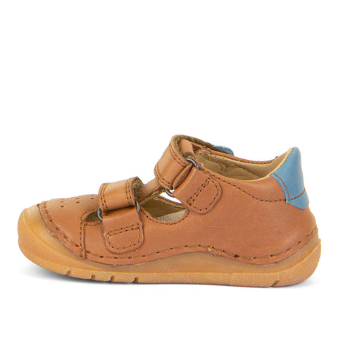  Hochwertige Materialien und handgefertigte Verarbeitung 