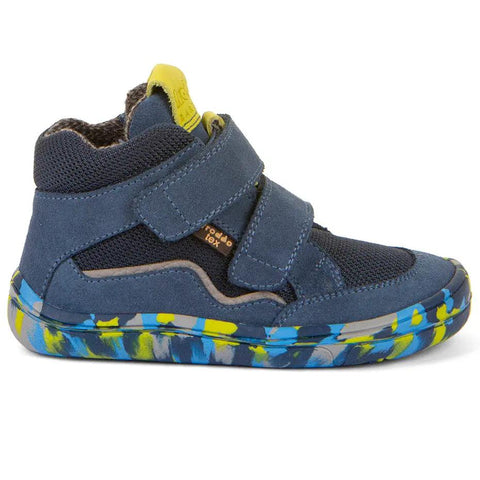 Seitenansicht des FRODDO Barfuß-Knöchelschuh G3110262, blaues Obermaterial, Klettverschluss, bunte Sohle