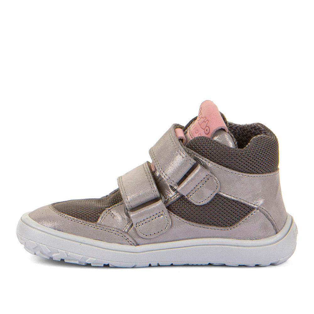Der FRODDO TEX Barfuß Knöchelschuh G3110266-16 in den Farben Silber, Grau und Rosa, ideal für kleine Kinderfüße