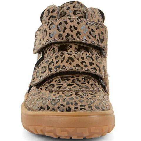 Vorderansicht des FRODDO Schuhs G3110285-9 Leoprint mit drei Klettverschlüssen