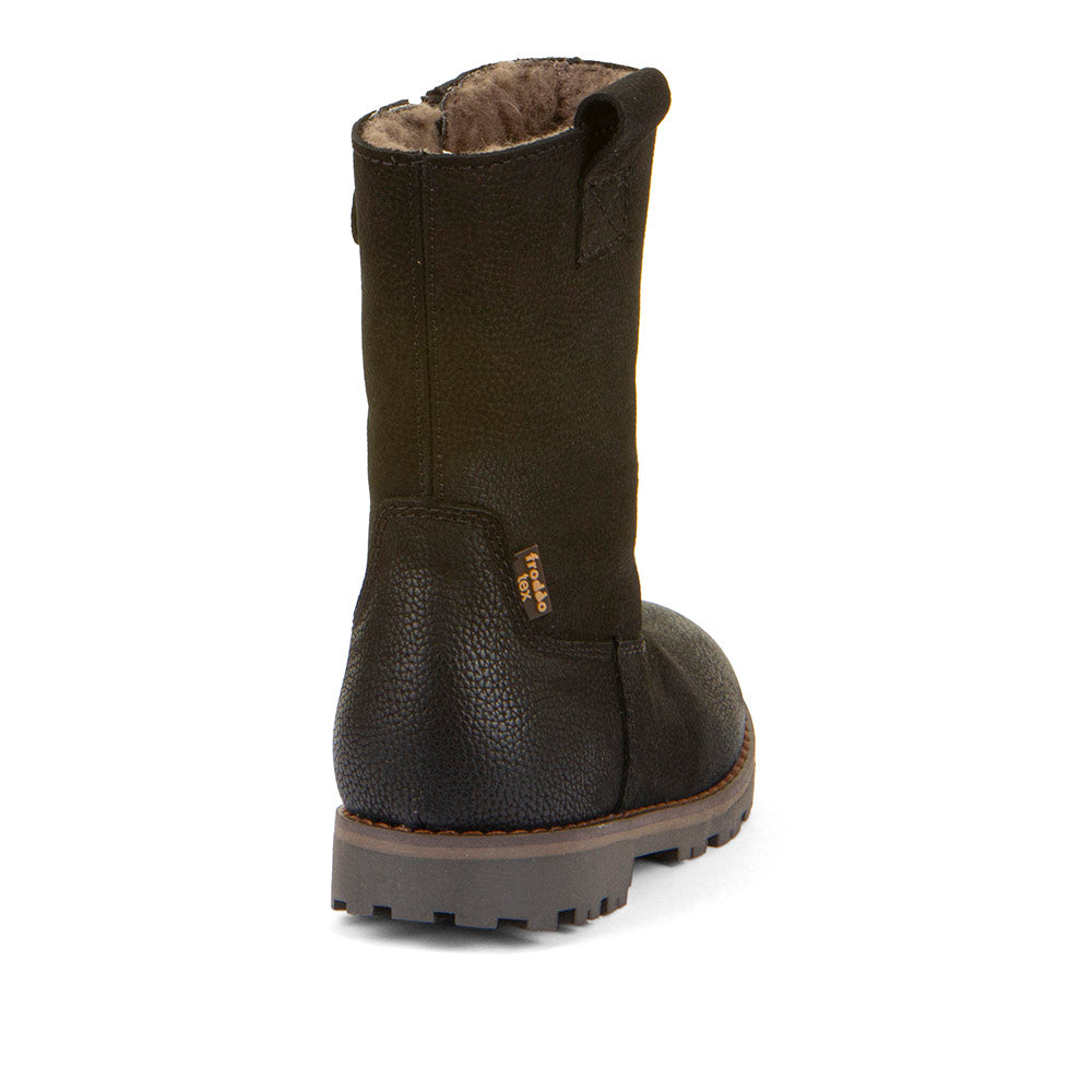 Langer Blick auf die robuste Verarbeitung und das stilvolle Design des schwarzen FRODDO TEX Stiefels