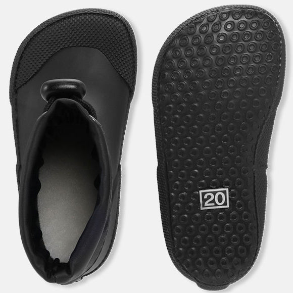 Lange, strapazierfähige Gummistiefel in Schwarz, ideal für nasse und schlammige Bedingungen