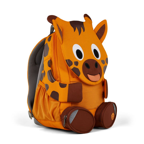 Vordere Ansicht des Kinder-Rucksacks AFFENZAHN GROSSER FREUND - Giraffe mit freundlichem Gesicht und detailreichen Stickereien