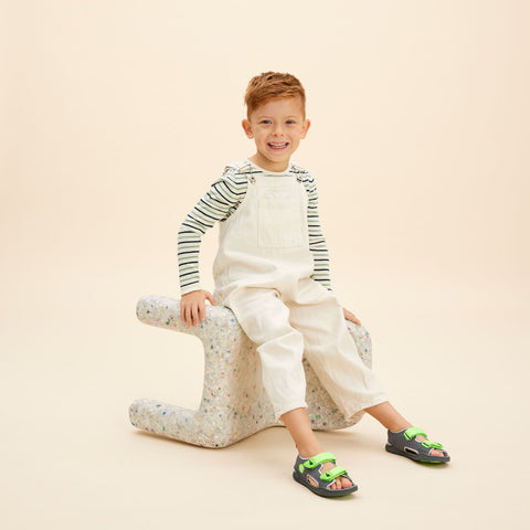 High-quality AFFENZAHN Barfuß Sandale VEGAN AIRY PANTHER in dark grey and neon green, perfect for eco-conscious individuals seeking stylish, cruelty-free footwear options