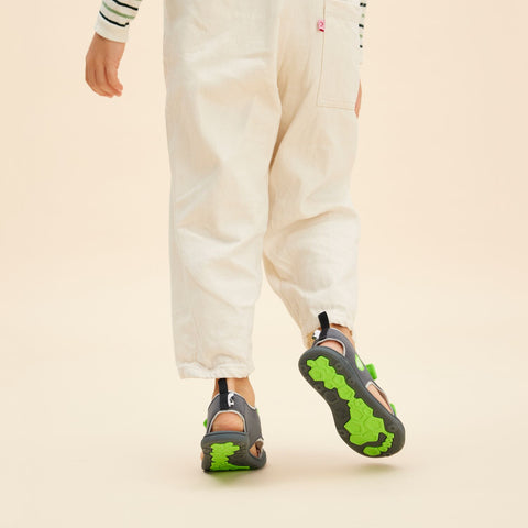 Vegan airy panther dark grey and neon green AFFENZAHN barfuss sandale, eco-friendly