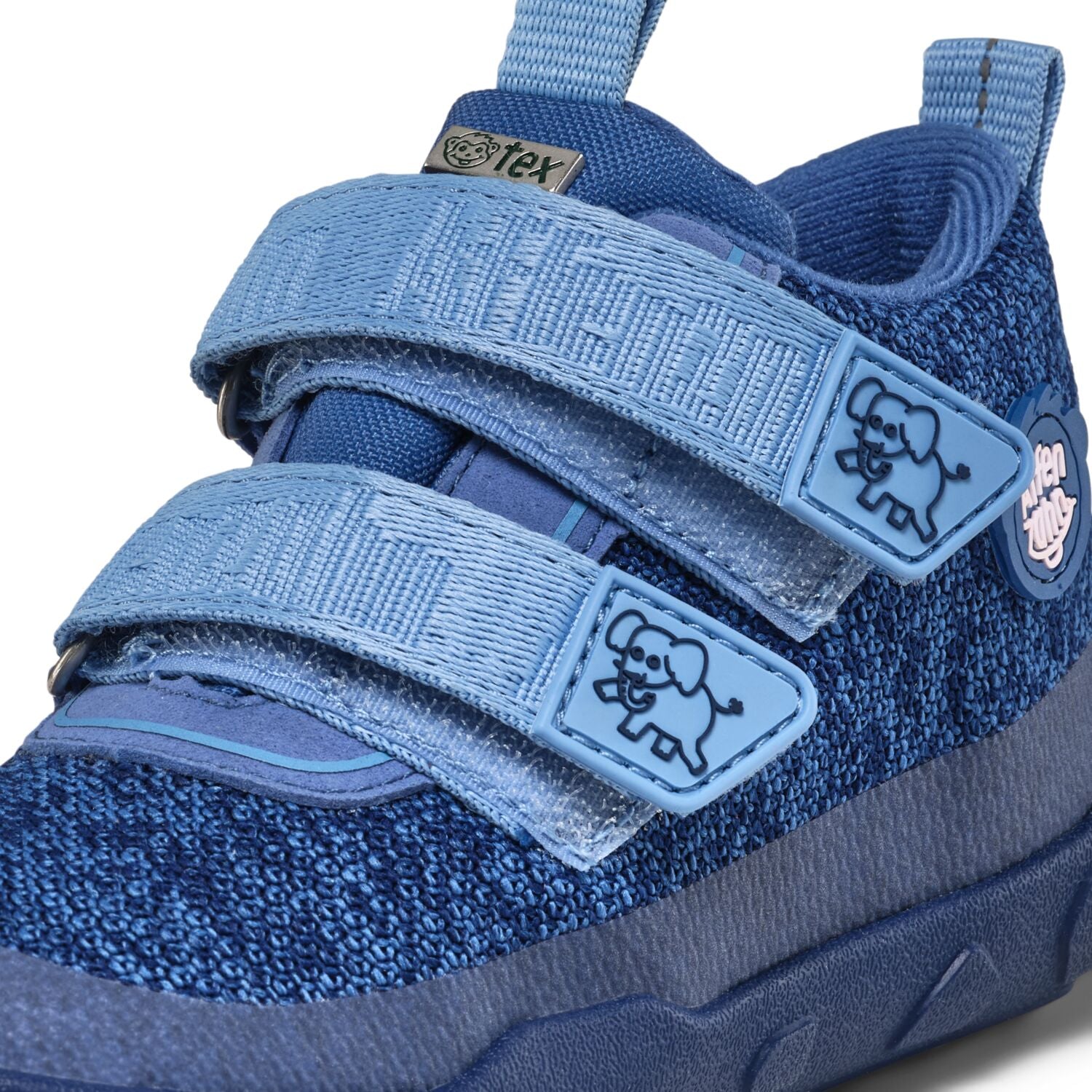 Hochwertige Kinderknöchelschuhe in leuchtendem Blau mit einem fröhlichen, gestickten Elefantenmotiv